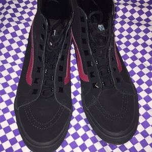 Accent stud vans